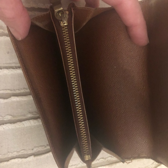 Louis Vuitton wallet, authentic. - Picture 8 of 11